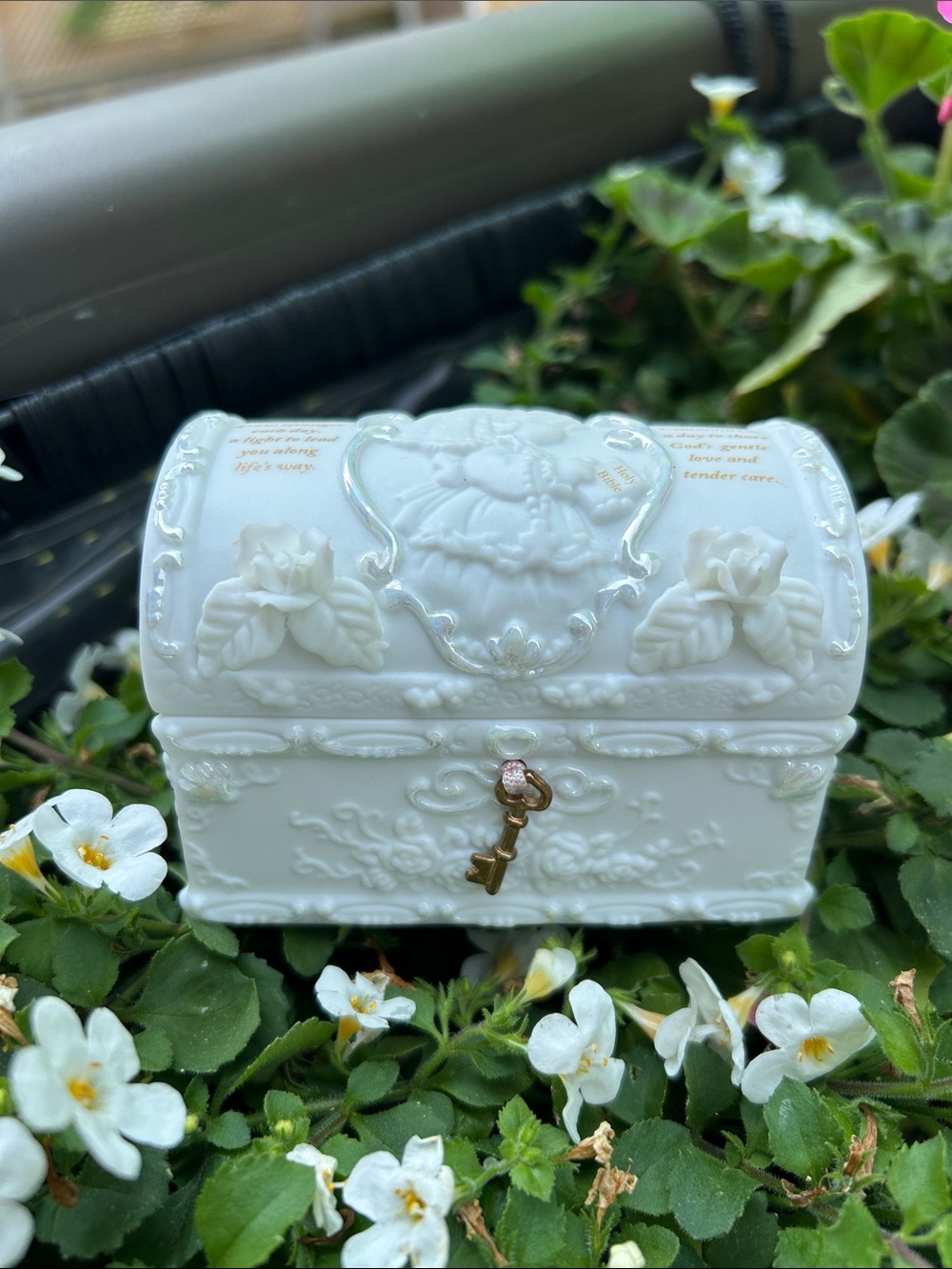 Vintage Precious Moments Chest with Child’s Necklace